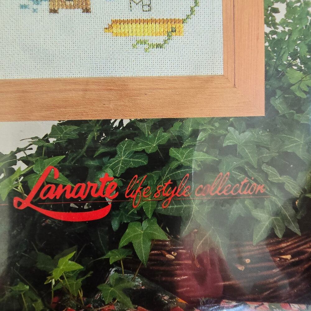 Lanarte Marjolein Bastin Vera The Mouse Watering Cross Stitch Kit Cottagecore - Picture 4 of 6